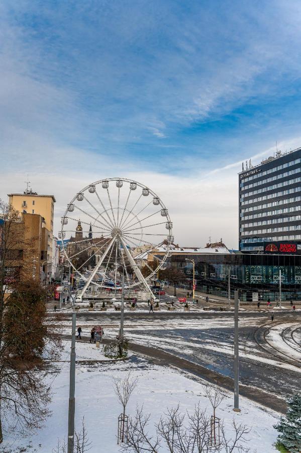 Apartman Mezonet Na Namesti Košice Exteriör bild