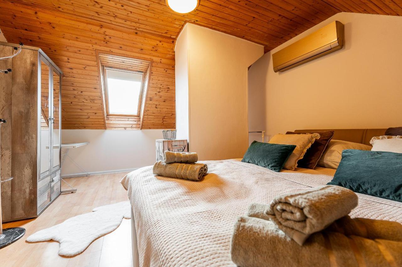 Apartman Mezonet Na Namesti Košice Exteriör bild